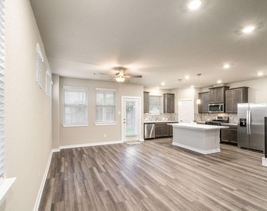 8209 Rising Stream Drive - Photo Thumbnail 8