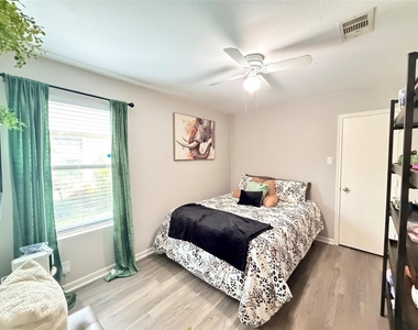 1807 Emerson Ridge Drive - Photo Thumbnail 22