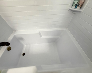 1807 Emerson Ridge Drive - Photo Thumbnail 20