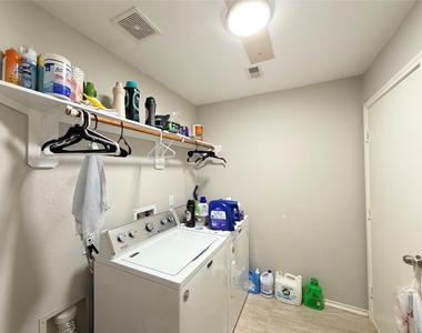 1807 Emerson Ridge Drive - Photo Thumbnail 24