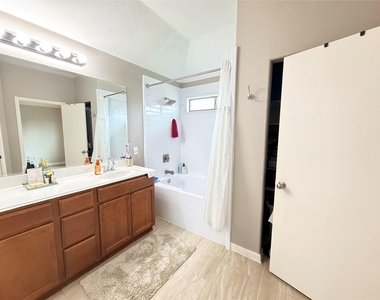 1807 Emerson Ridge Drive - Photo Thumbnail 19