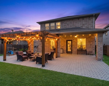 3850 Chapman Bluff Drive - Photo Thumbnail 2