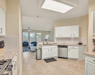 1722 Sun Point Court - Photo Thumbnail 10