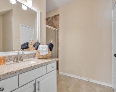 1722 Sun Point Court - Photo Thumbnail 14