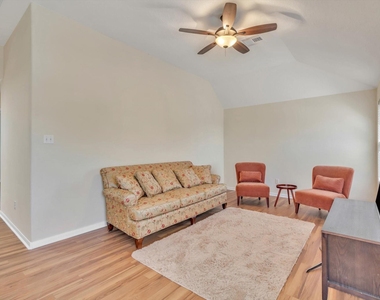 1722 Sun Point Court - Photo Thumbnail 18