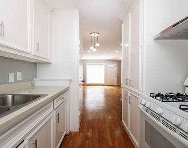 2919 Wentworth Street - Photo Thumbnail 6