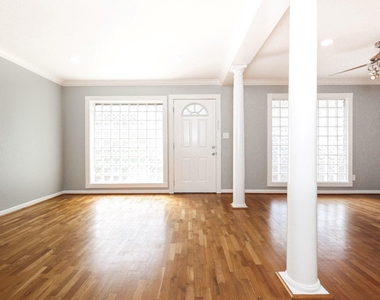 2919 Wentworth Street - Photo Thumbnail 2