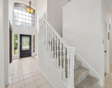 14 Guinevere Place - Photo Thumbnail 3