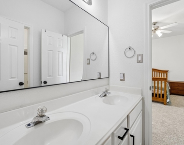 14 Guinevere Place - Photo Thumbnail 25