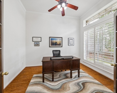 14 Guinevere Place - Photo Thumbnail 4