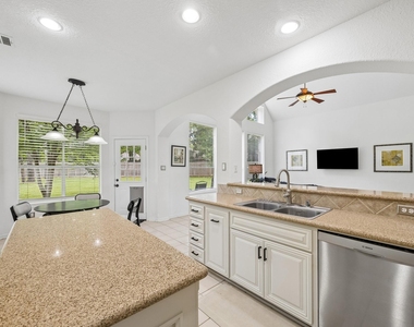 14 Guinevere Place - Photo Thumbnail 11