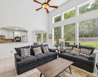 14 Guinevere Place - Photo Thumbnail 13