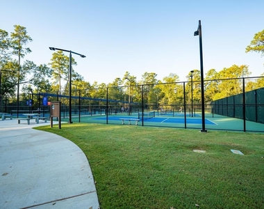 14 Guinevere Place - Photo Thumbnail 34