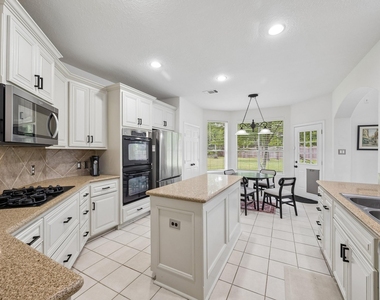 14 Guinevere Place - Photo Thumbnail 8