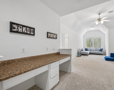 14 Guinevere Place - Photo Thumbnail 19