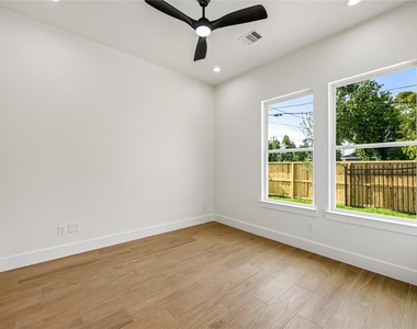 4815 Cruse Rd - Photo Thumbnail 9