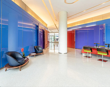 4610 Center Boulevard - Photo Thumbnail 2