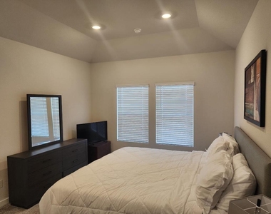 1520 Red Acer Drive - Photo Thumbnail 15