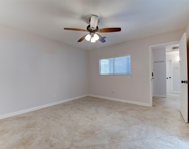 10703 Highland Woods Drive - Photo Thumbnail 6