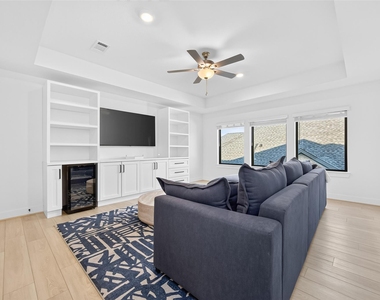 9623 Lakeside Arbor Way - Photo Thumbnail 28