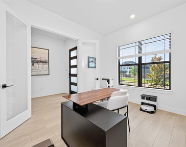 9623 Lakeside Arbor Way - Photo Thumbnail 5
