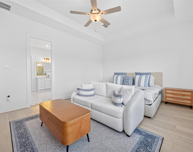 9623 Lakeside Arbor Way - Photo Thumbnail 20