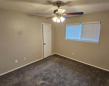 4410 Adonis Drive - Photo Thumbnail 7
