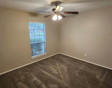 4410 Adonis Drive - Photo Thumbnail 11
