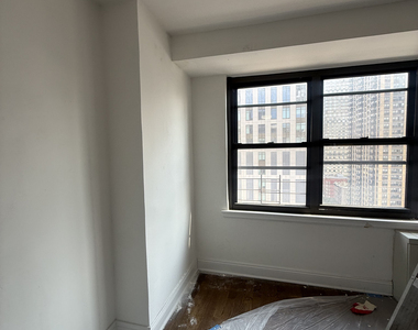 240 East 82nd Street - Photo Thumbnail 3