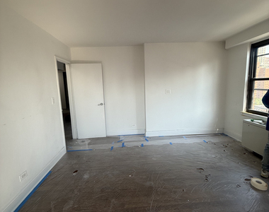 240 East 82nd Street - Photo Thumbnail 8