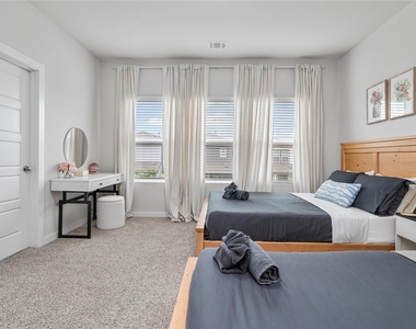 14742 Silent Gulf Avenue - Photo Thumbnail 36