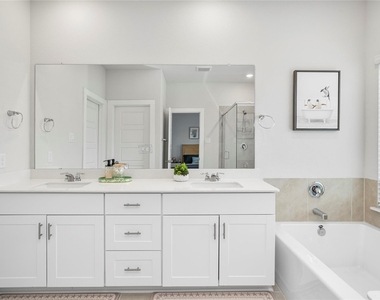 14742 Silent Gulf Avenue - Photo Thumbnail 32