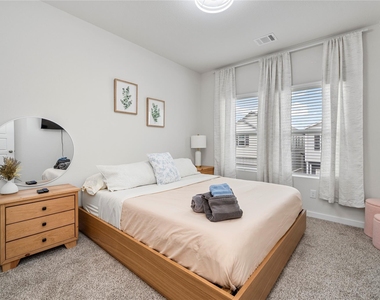 14742 Silent Gulf Avenue - Photo Thumbnail 19