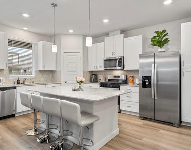 14742 Silent Gulf Avenue - Photo Thumbnail 9