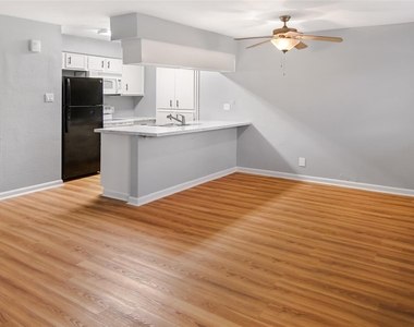 211 W F Street - Photo Thumbnail 9