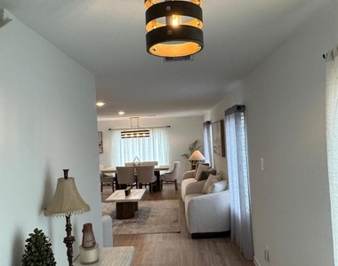 14732 S Ascot Bend Circle - Photo Thumbnail 3
