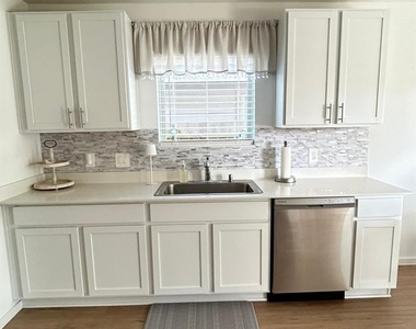 14732 S Ascot Bend Circle - Photo Thumbnail 10