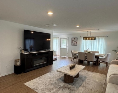 14732 S Ascot Bend Circle - Photo Thumbnail 9