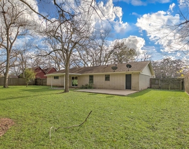 416 Southern Oaks Drive - Photo Thumbnail 16