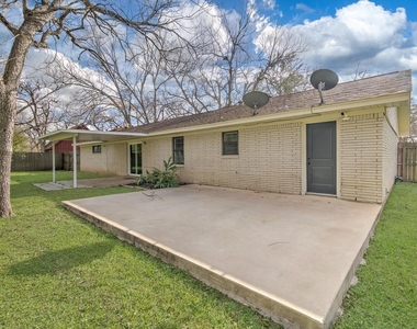 416 Southern Oaks Drive - Photo Thumbnail 17