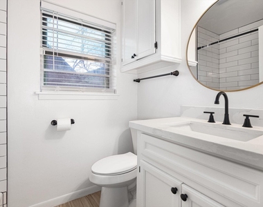 416 Southern Oaks Drive - Photo Thumbnail 8