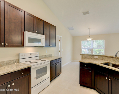 743 Breakwater Terrace - Photo Thumbnail 18