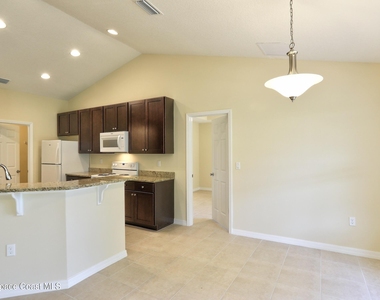 743 Breakwater Terrace - Photo Thumbnail 11