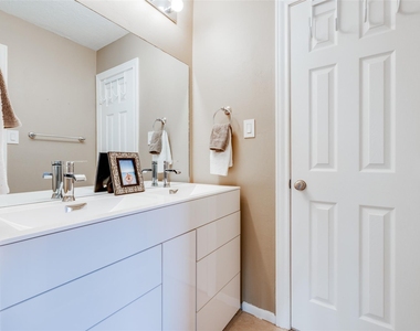5534 Honor Drive - Photo Thumbnail 31