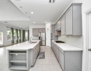 2210 Captain Davis Drive - Photo Thumbnail 10