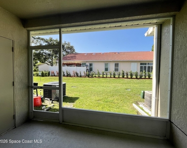 1306 Hampton Park Lane - Photo Thumbnail 10