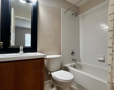 1306 Hampton Park Lane - Photo Thumbnail 6