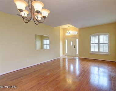 1648 Kestrel Court - Photo Thumbnail 2