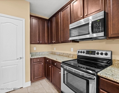 765 Ventura Drive - Photo Thumbnail 7