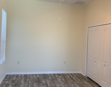 1901 Thesy Drive - Photo Thumbnail 9